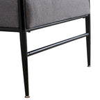 Fauteuil simple et confortable rembourré pour salon
