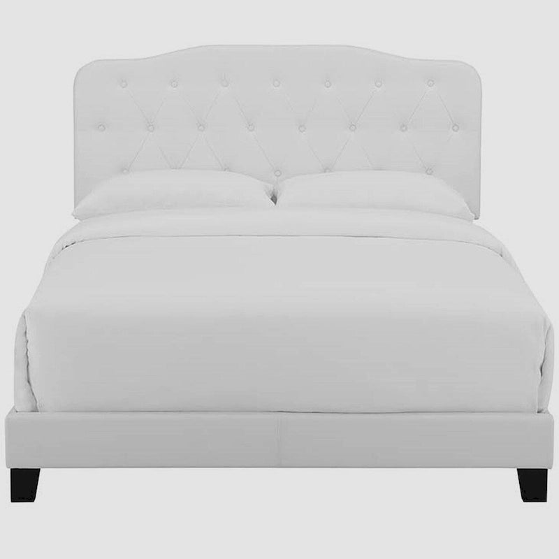 Lit plateforme pleine grandeur en cuir blanc avec tête de lit capitonnée