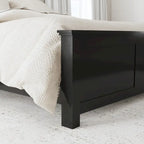 Lit King en bois noir et deux tables de chevet